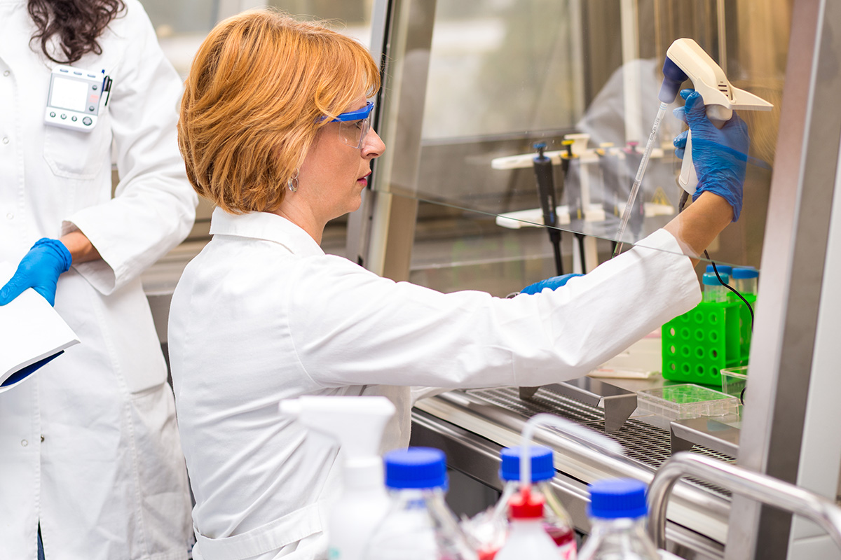 HazCom_CourseImage01 hazard communication - handling hazardous material