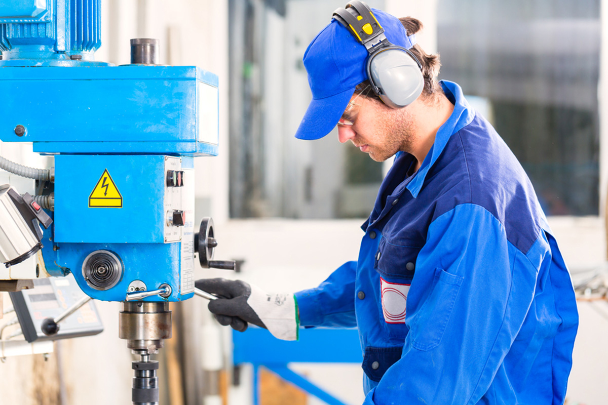 personal protective equipment - using a welding face guard